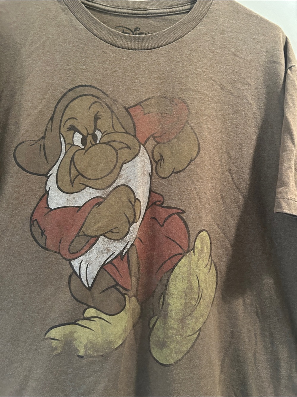 Disney Grumpy Dwarf Graphic Crew Tee T-Shirt short sleeves men’s size L brown